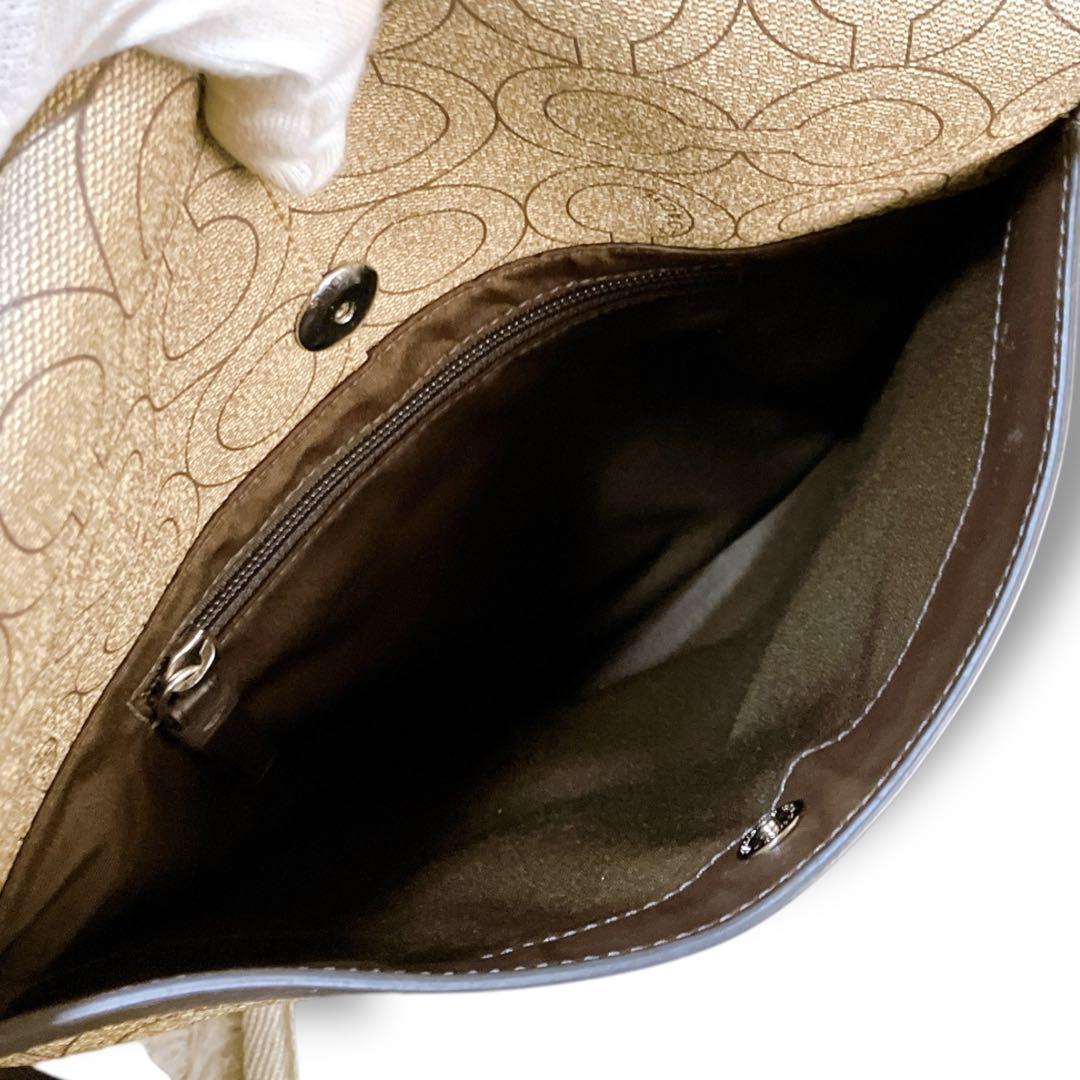 コーチ 良品 オプアート 斜め掛け可 PVC メッセンジャーバッグ ベージュ