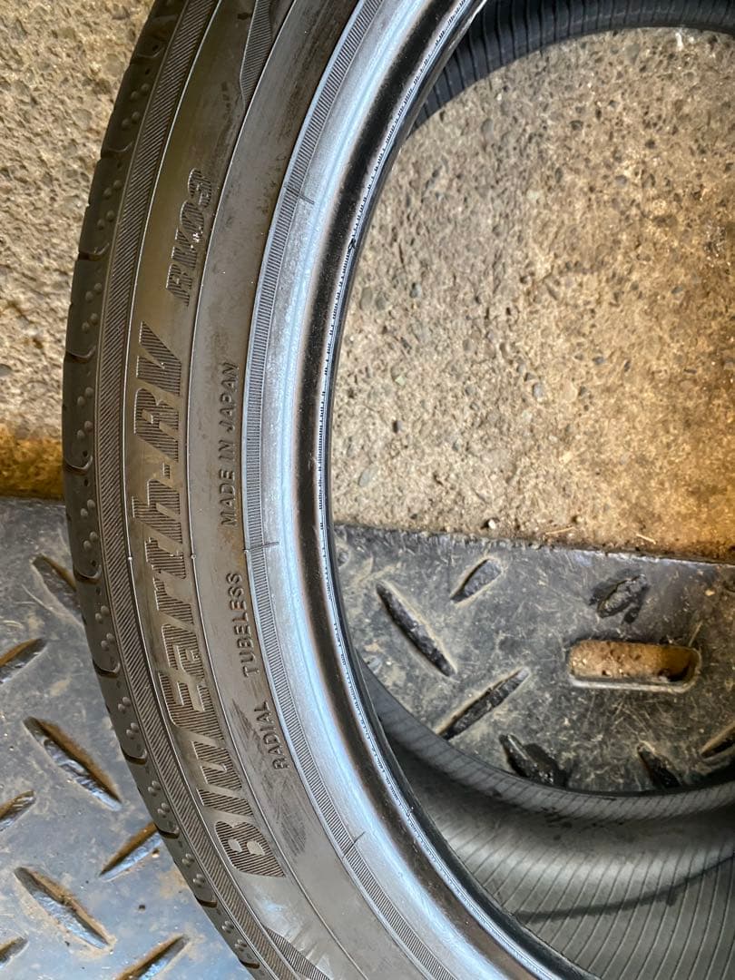 YOKOHAMA BLUEARTH RV03 245/40R20 2本セット