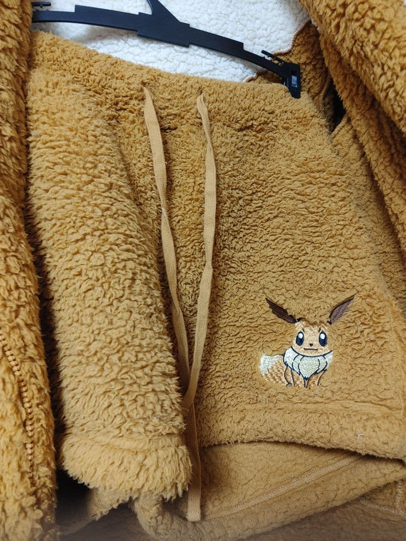 イーブイ　モコモコパーカー