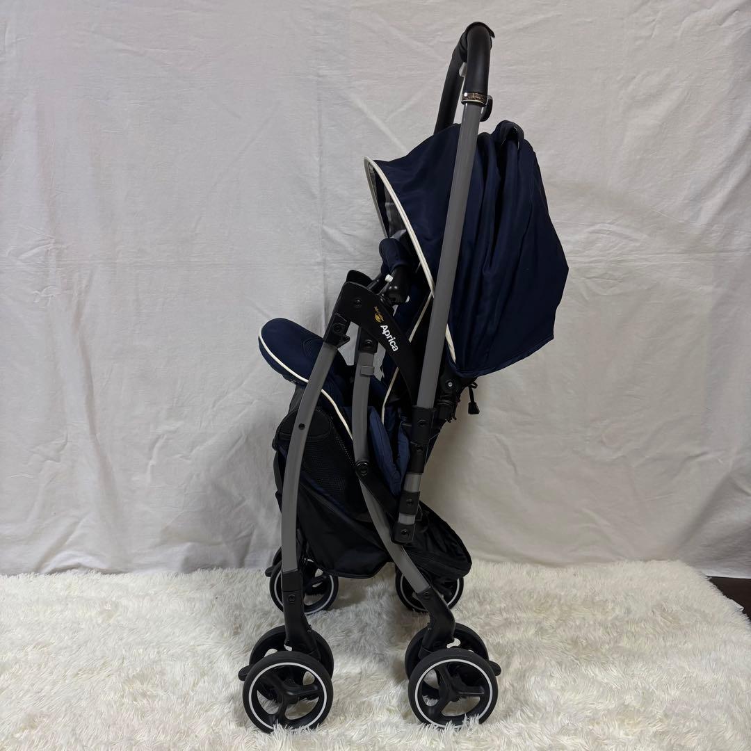 【極美品】　Aprica 　ラクーナ ソファークッション　オート4輪　両対面式