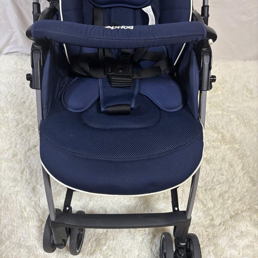 【極美品】　Aprica 　ラクーナ ソファークッション　オート4輪　両対面式