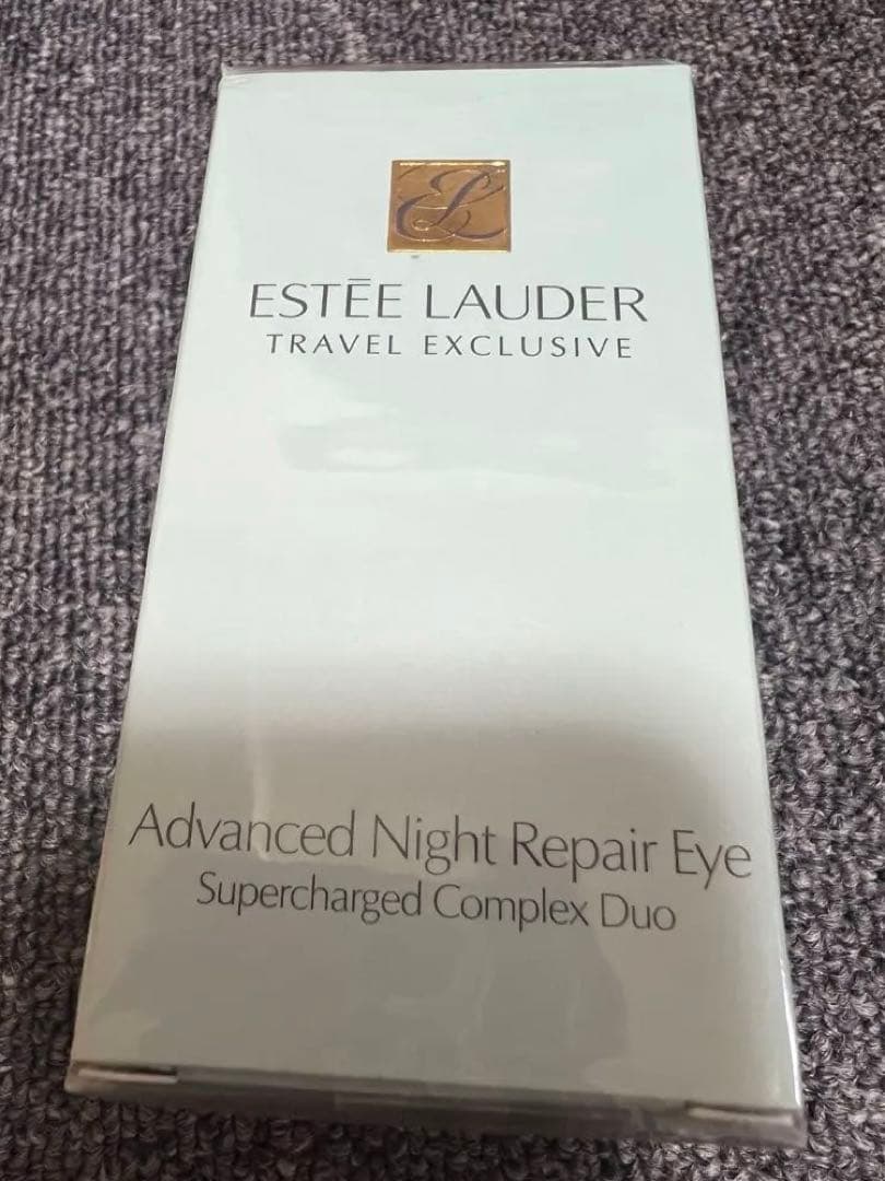 エスティローダーの目元用のジェルクリーム