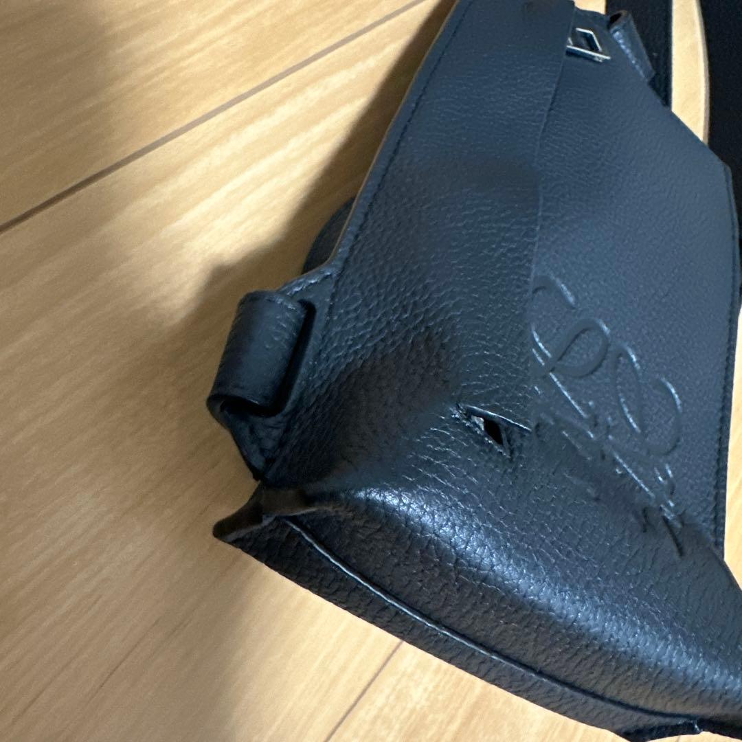 LOEWE(ロエベ)のバーティカル Tポケット ショルダーバッグ　ボディバッグ