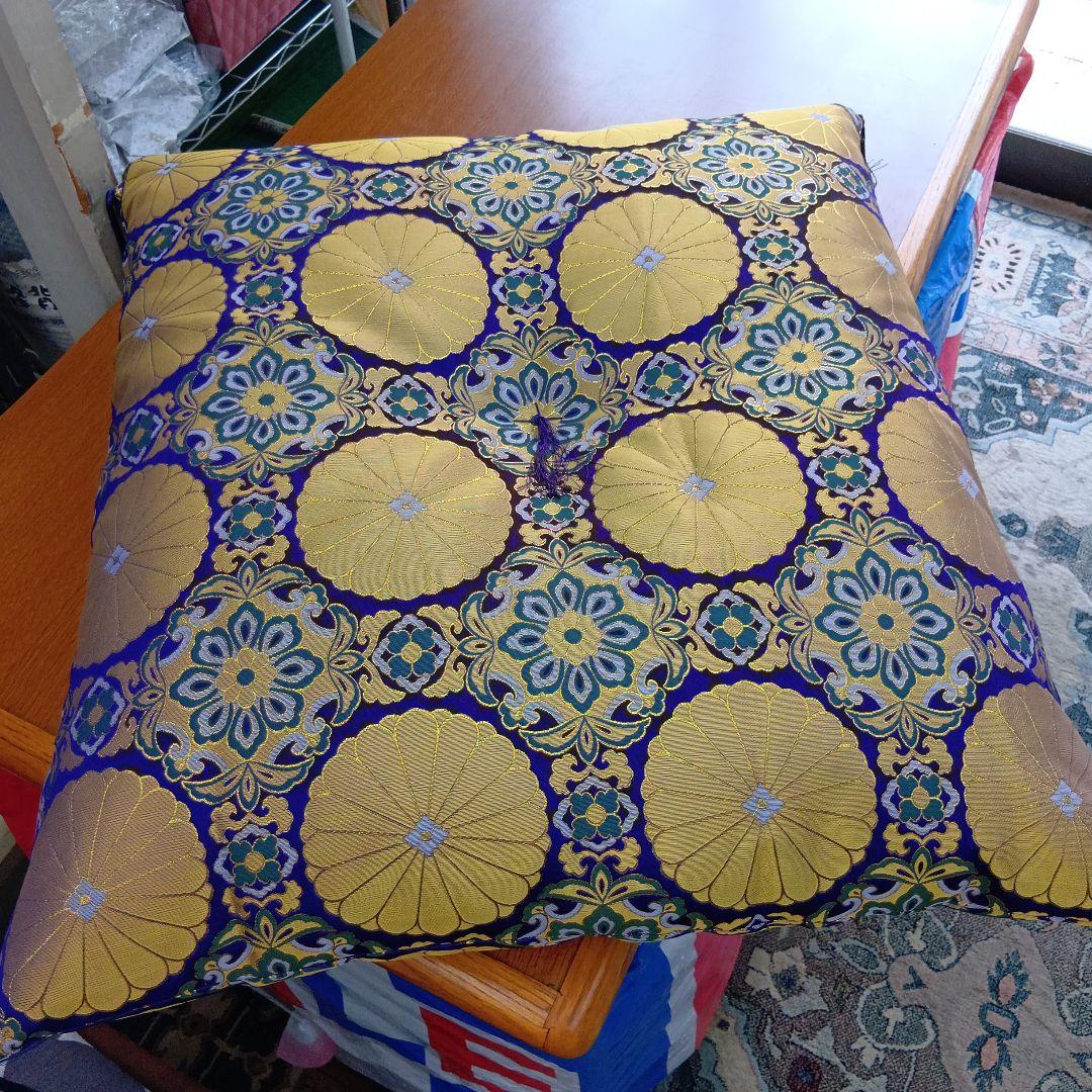 職人手作り、寺座布団