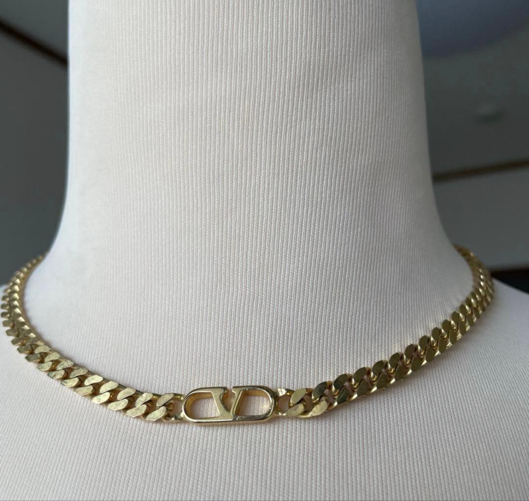 VALENTINO バレンティノ ゴールドネックレス Vロゴ 18金