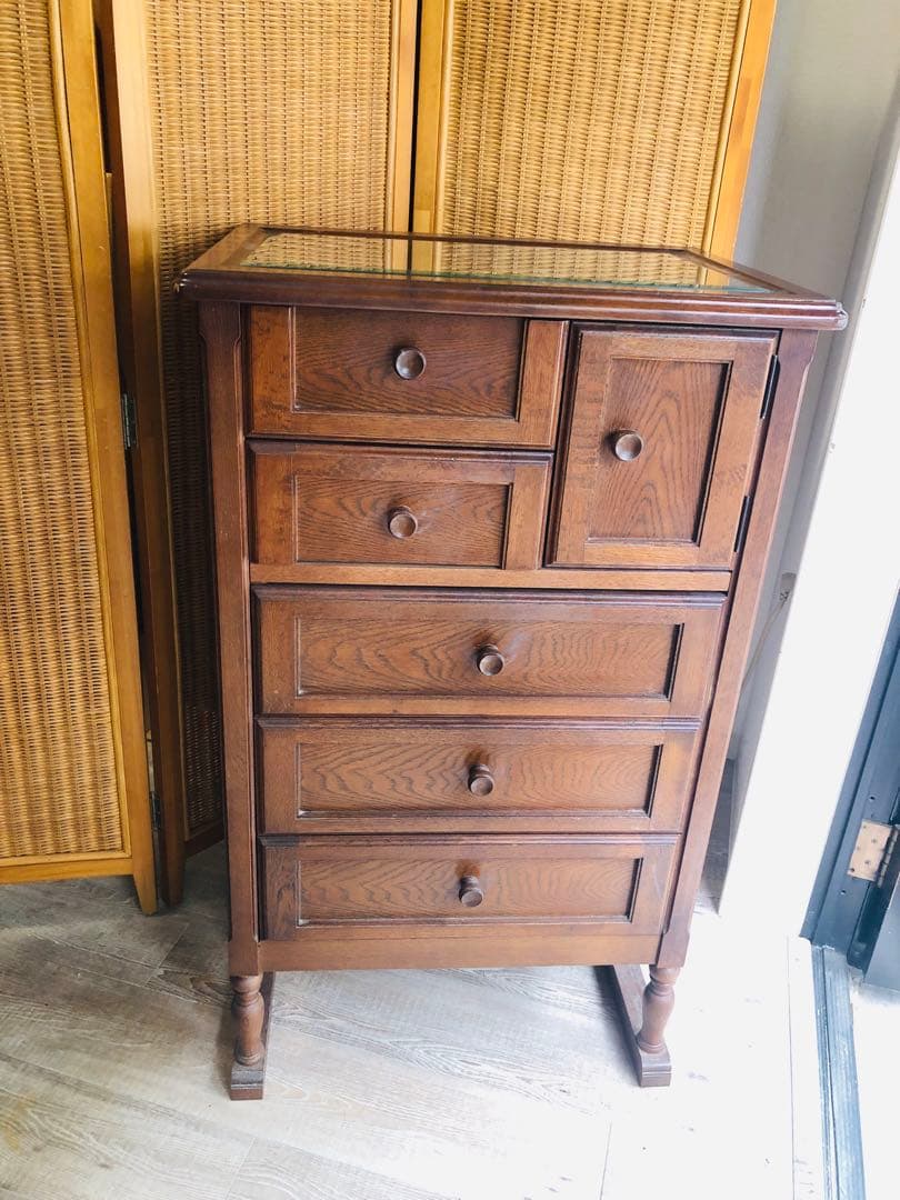 木製クラシックタンス キャビネット　サイドボード　ガラス天板 6引き出し