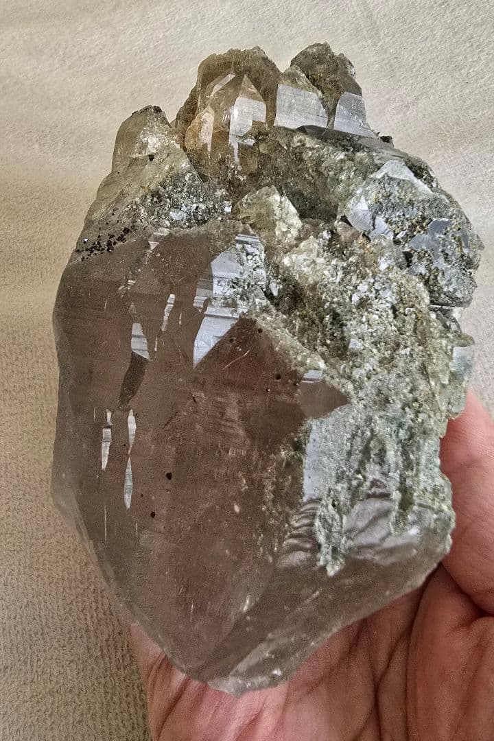 マニハール産　水晶クラスター(ルチル・クローライト・アテナース)レインボーあり