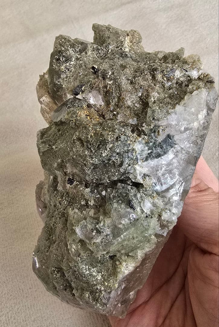 マニハール産　水晶クラスター(ルチル・クローライト・アテナース)レインボーあり