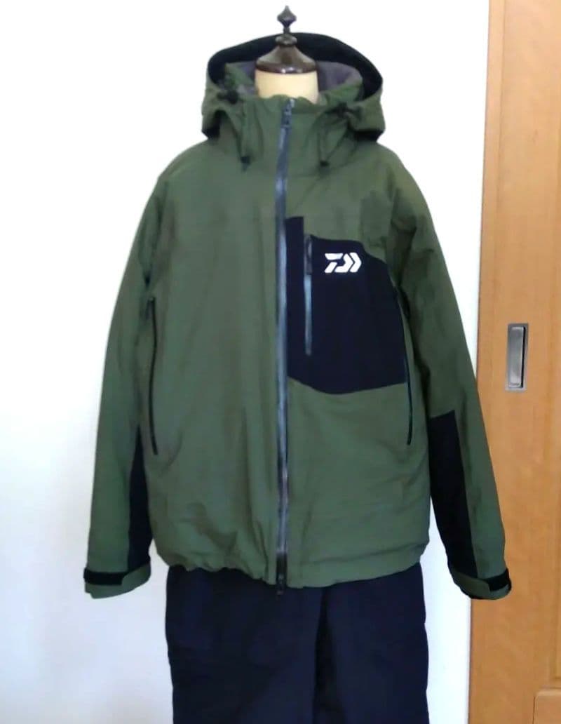 ダイワ　フィッシングスーツ（上下セット）メンズ