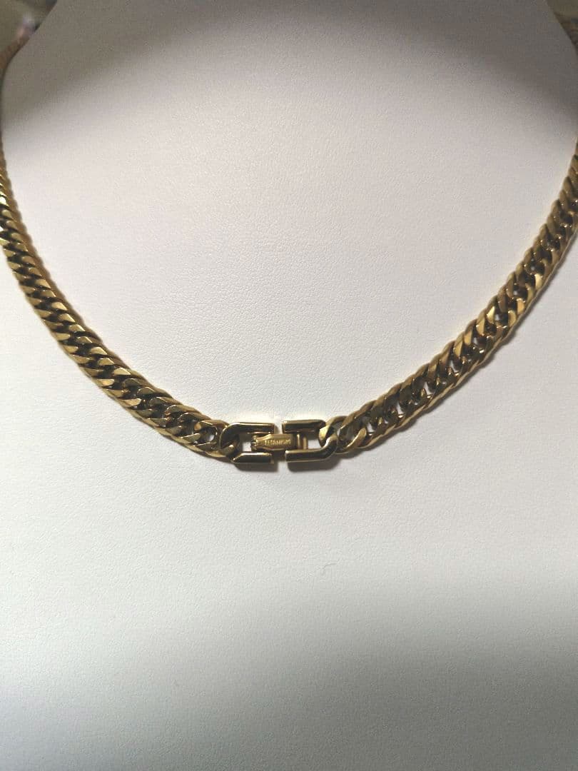 ゴールドチタンネックレス