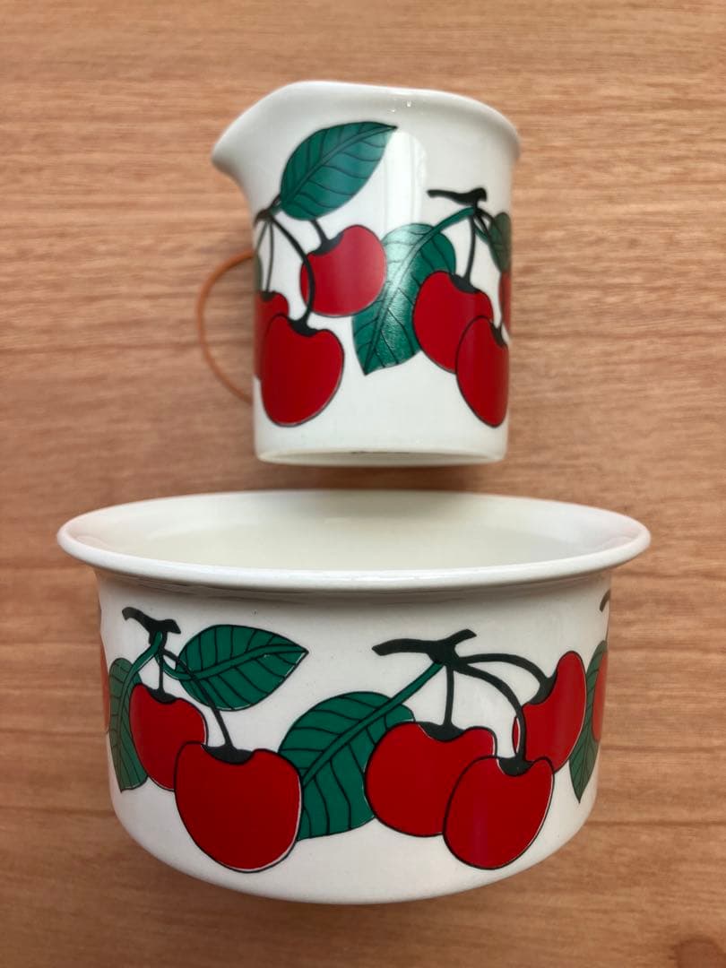 ARABIA Kirsikka アラビア　キルシッカ クリーマー&シュガーボウル