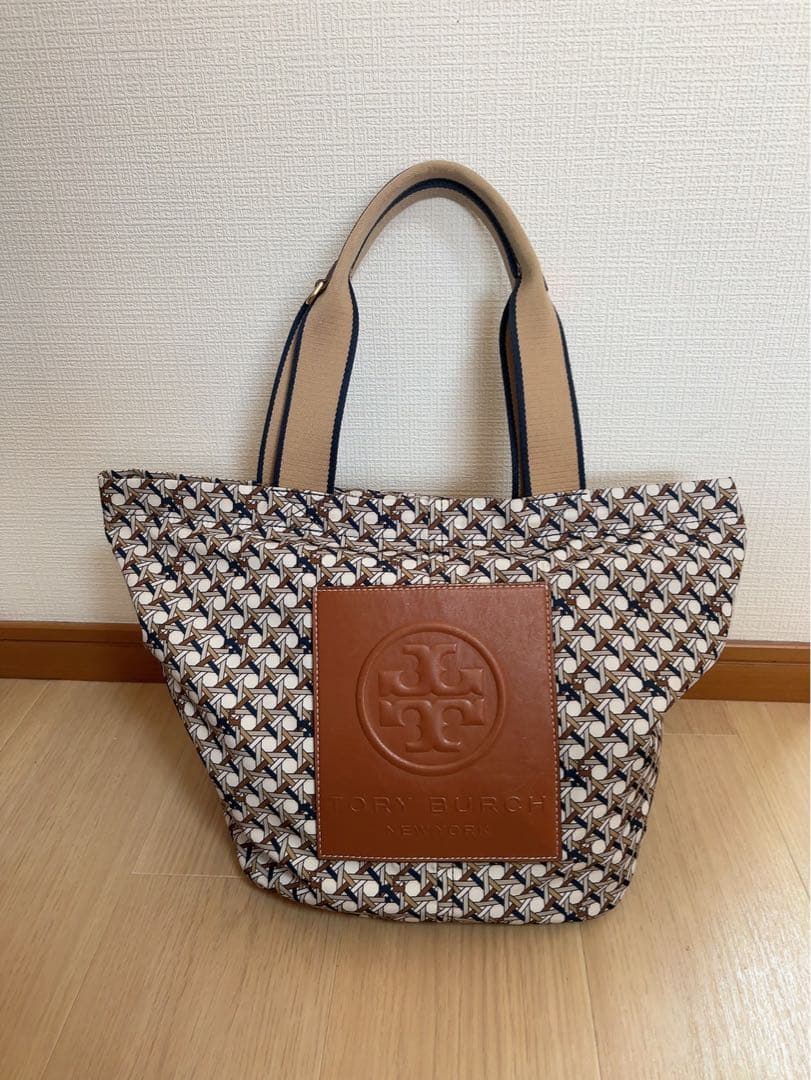 美品トリーバーチ グレイシー トートバッグ 幾何学模様 総柄 A4収納可