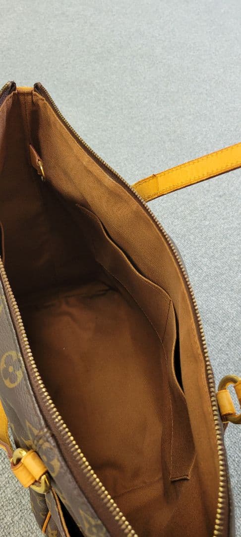 Louis Vuitton トータリー