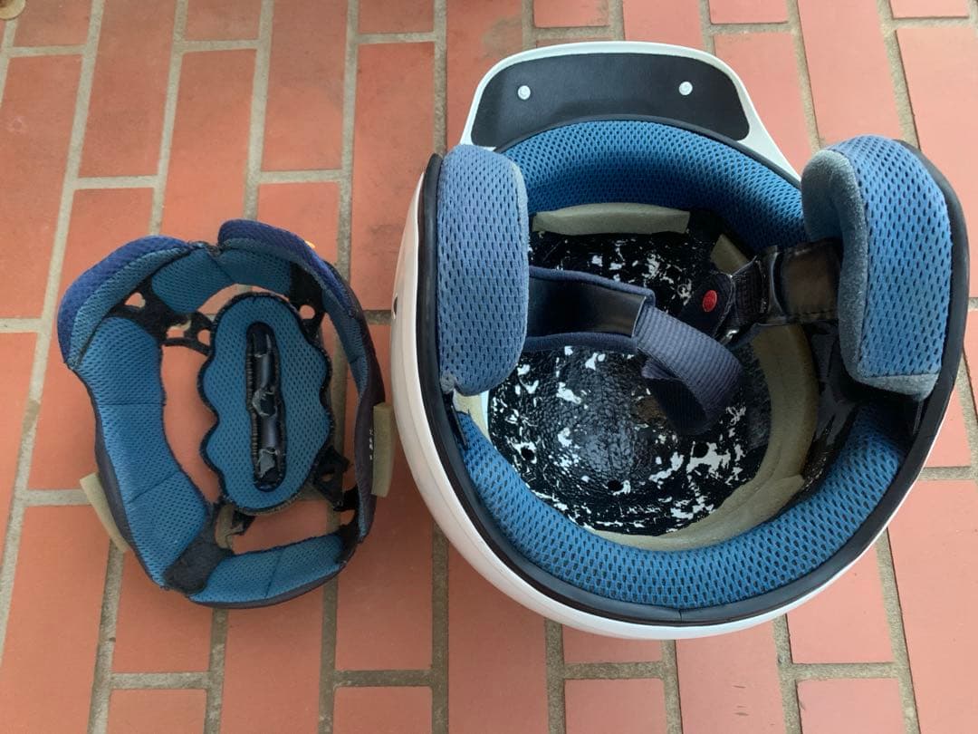 【格安】ARAI トライアルヘルメット　61〜62cm オフロード　ホワイト