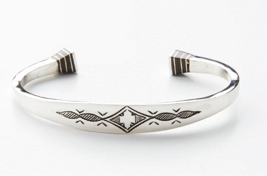 トゥアレグ　バングル　イトゥリアクショルド