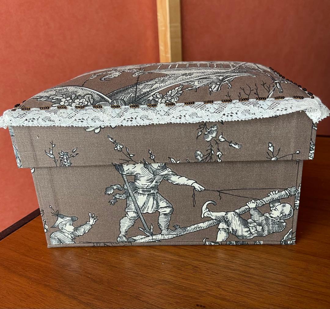 カルトナージュ裁縫箱(中)フタ有