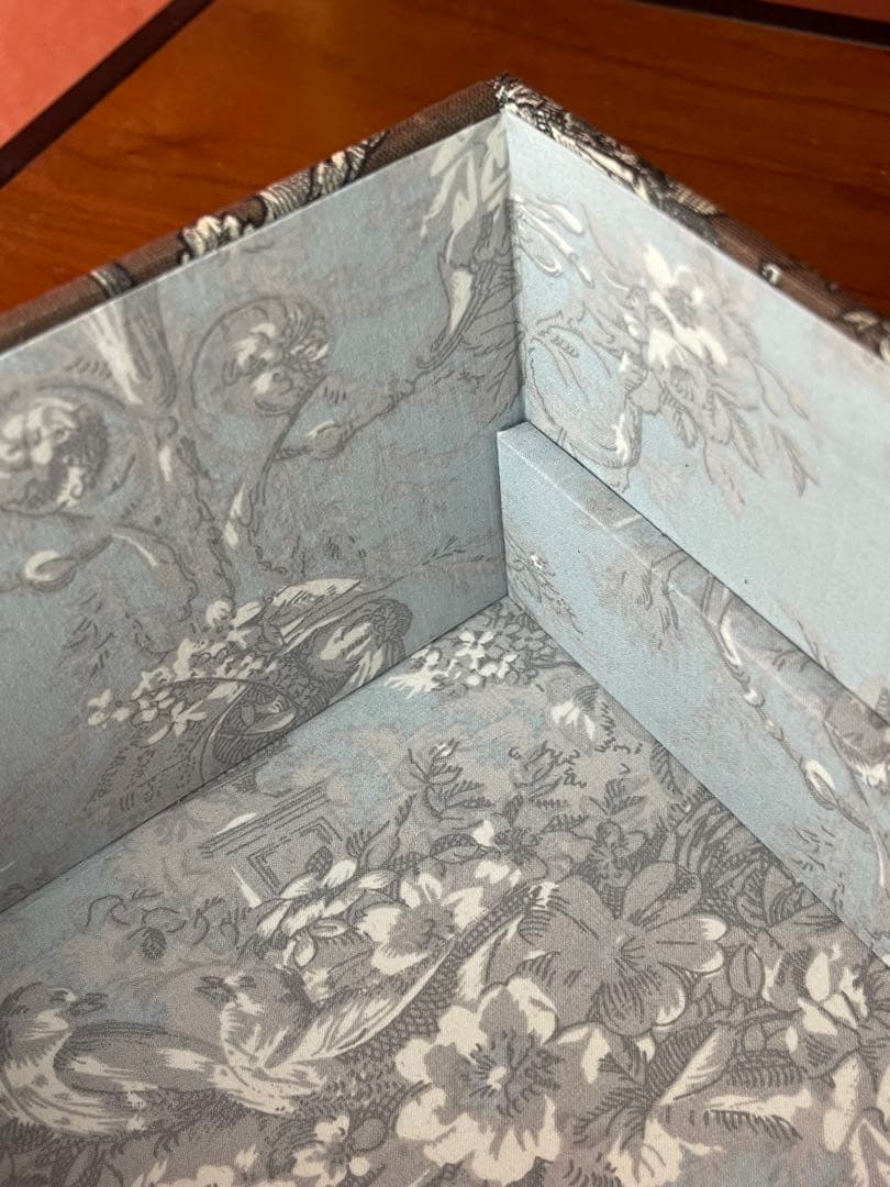 カルトナージュ裁縫箱(中)フタ有