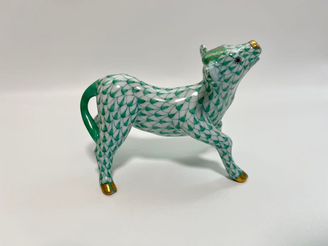 ヘレンド Herend フィギュリン 仔牛 グリーンフィッシュネット 金彩