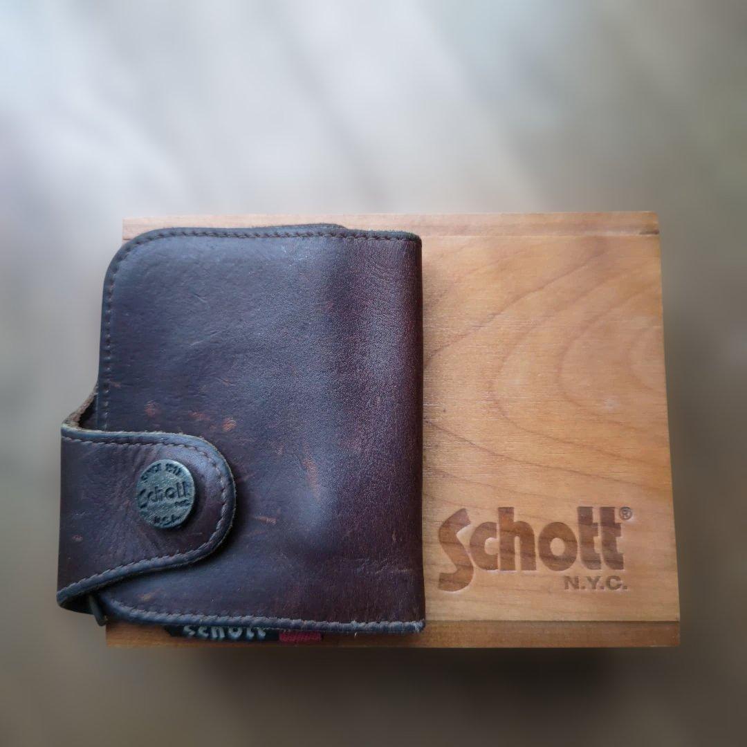 〈Schott〉ウォレットチェーン付き、 二つ折り財布 ダークブラウン