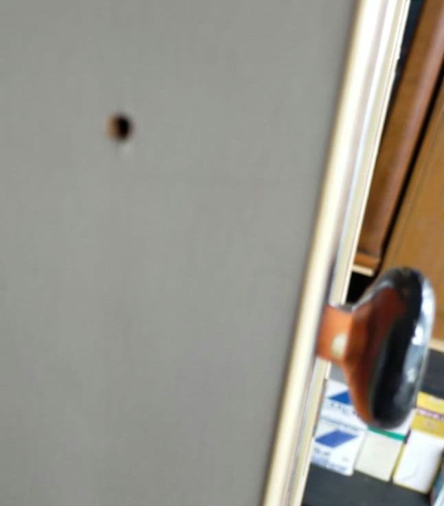 昭和 レトロポップオレンジ色 ガラス扉付き収納キャビネット