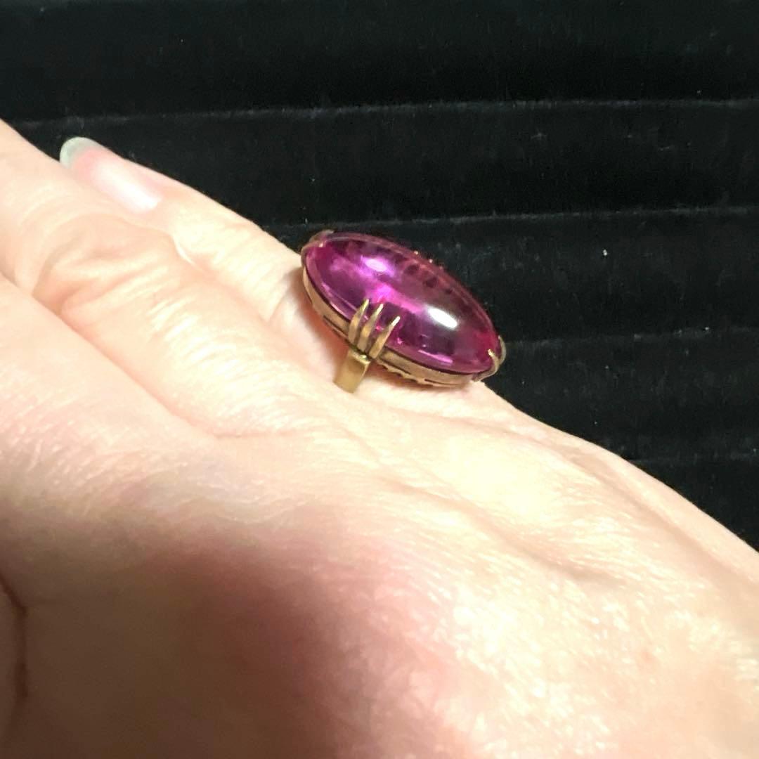 超特大ピンクサファイアのヴィンテージゴールドリング