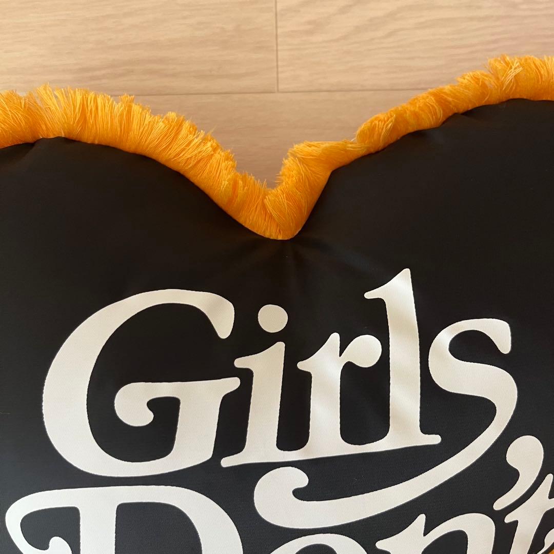 【極美品】 ヒューマンメイド×ガールズドントクライ コラボ ハート型 クッション