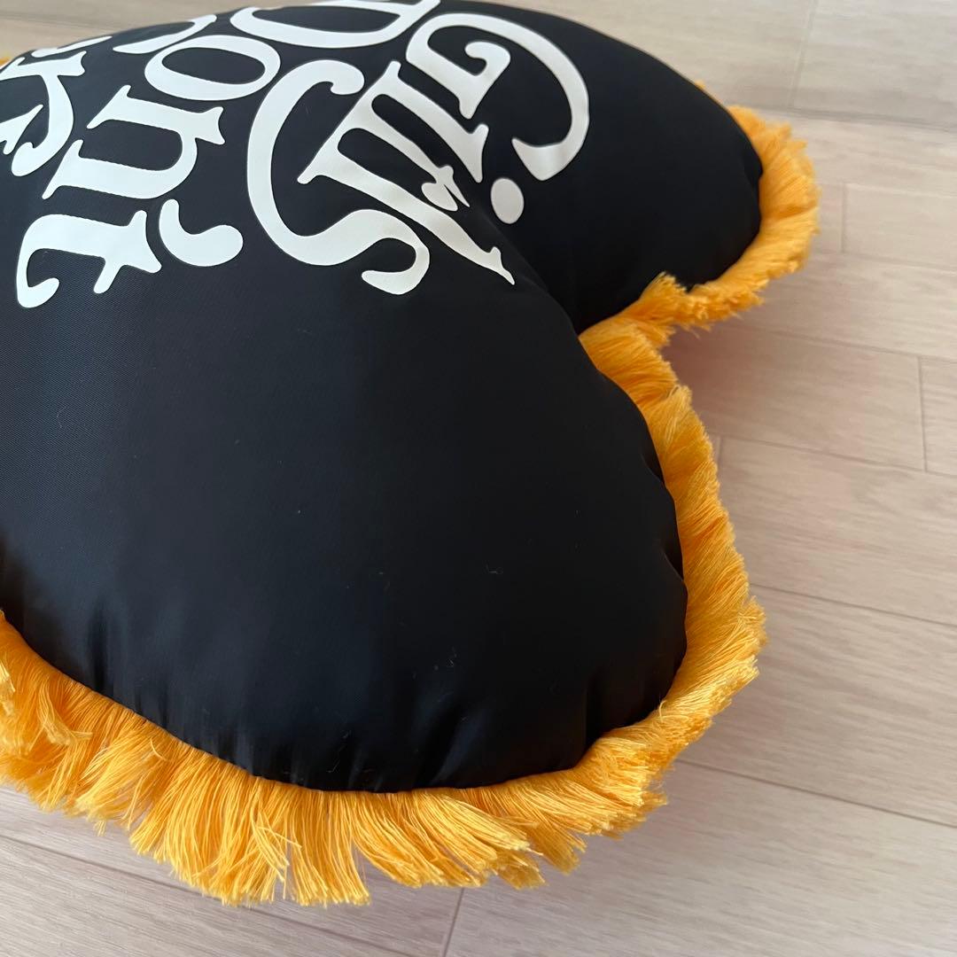 【極美品】 ヒューマンメイド×ガールズドントクライ コラボ ハート型 クッション