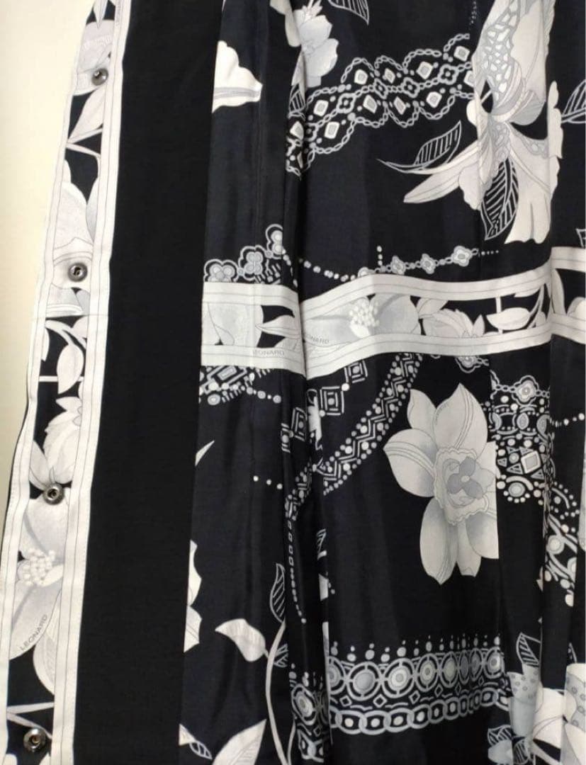 豪華　レオナール　シルク生地軽量コート