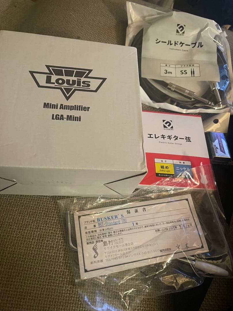 busker's 新品エレキギターミニアンプ付き保証付き