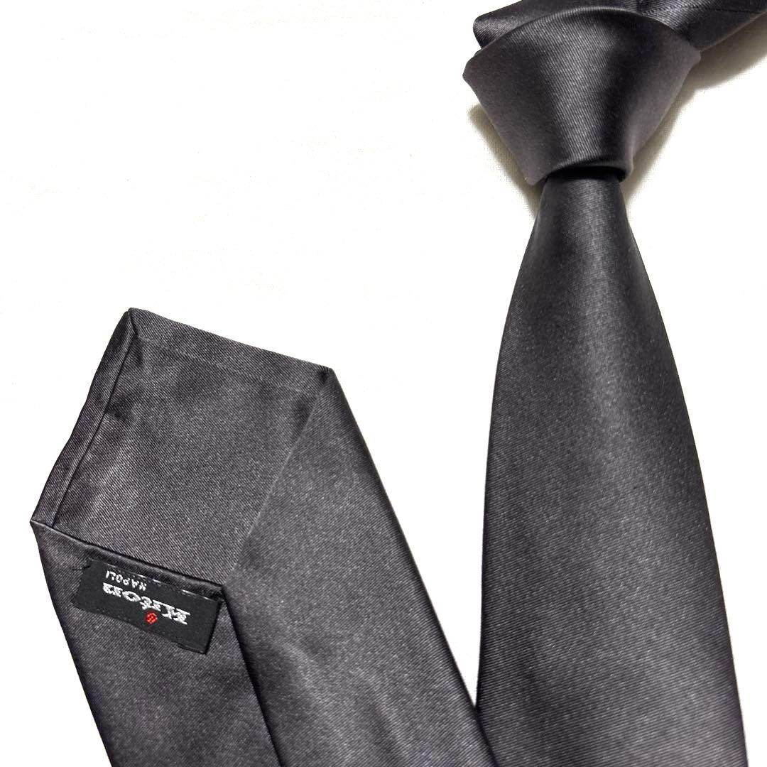極美品　Kiton キートン　ネクタイ　濃灰　セッテピエゲ　肉厚　光沢