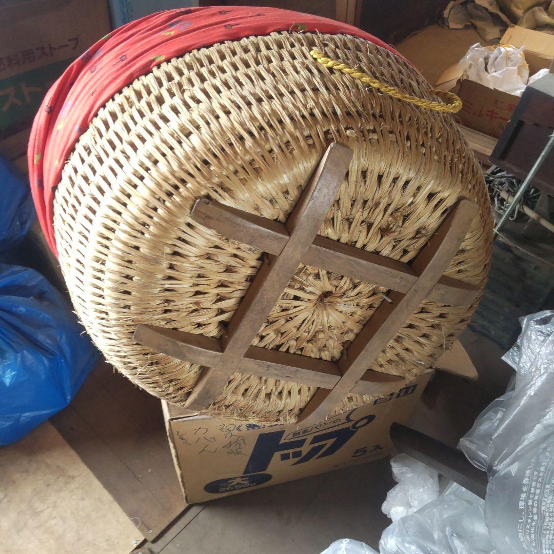 古民具　イジメ　　イズミ　赤ちゃん入れ　　揺籠