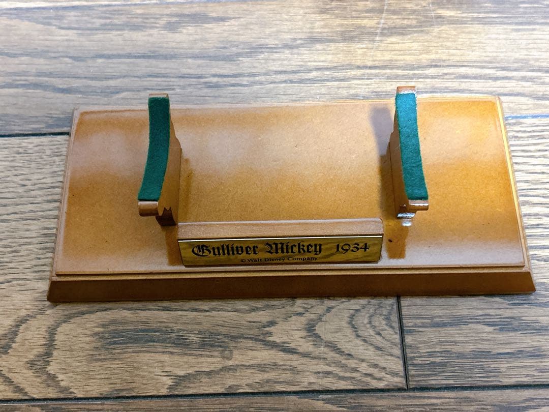 ディズニーグッズ　ミッキー ボトルシップフィギュア 限定版シリアルナンバー253