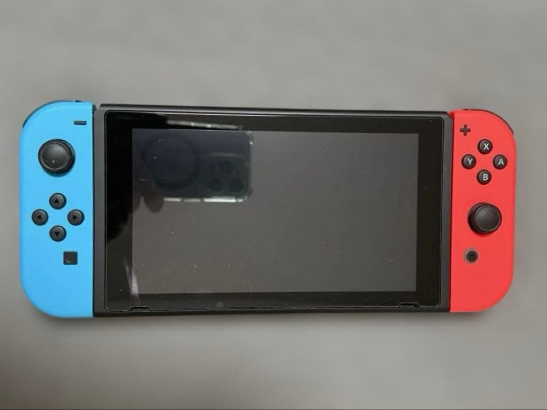 【未使用に近い美品】Nintendo Switch フィルム貼付済+箱