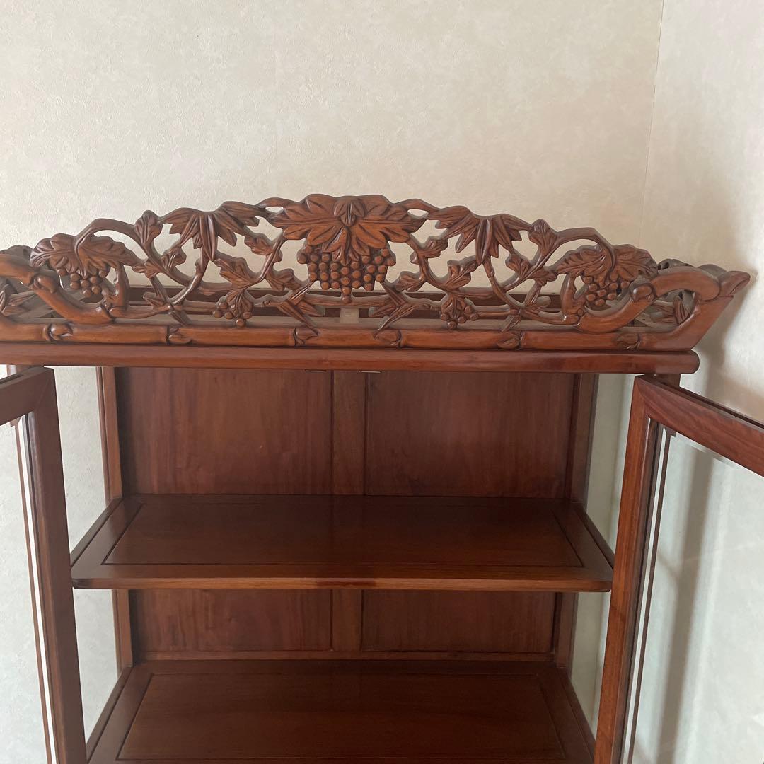 【極美品】三越購入 唐木家具 葡萄唐草透彫 飾り棚 キュリオケース