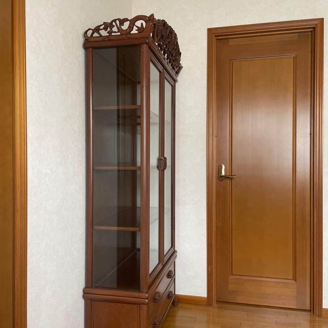 【極美品】三越購入 唐木家具 葡萄唐草透彫 飾り棚 キュリオケース