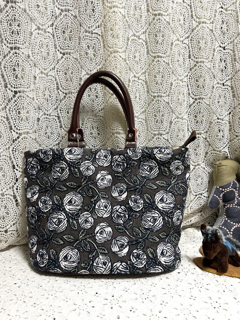 専用　ミナペルホネンハンドメイド　rosyブラウン 本革持ち手，楕円底トートL