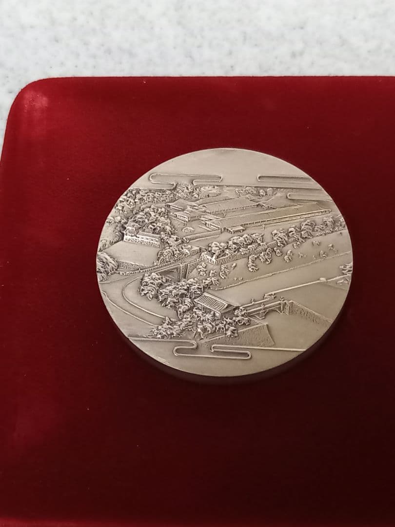 天皇陛下 御在位50年記念 純銀メダル 純銀造幣局製（昭和天皇）