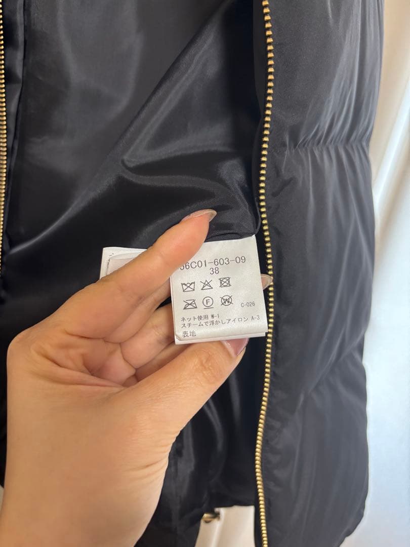 ブルーレーベルクレストブリッジ　ダウンベスト