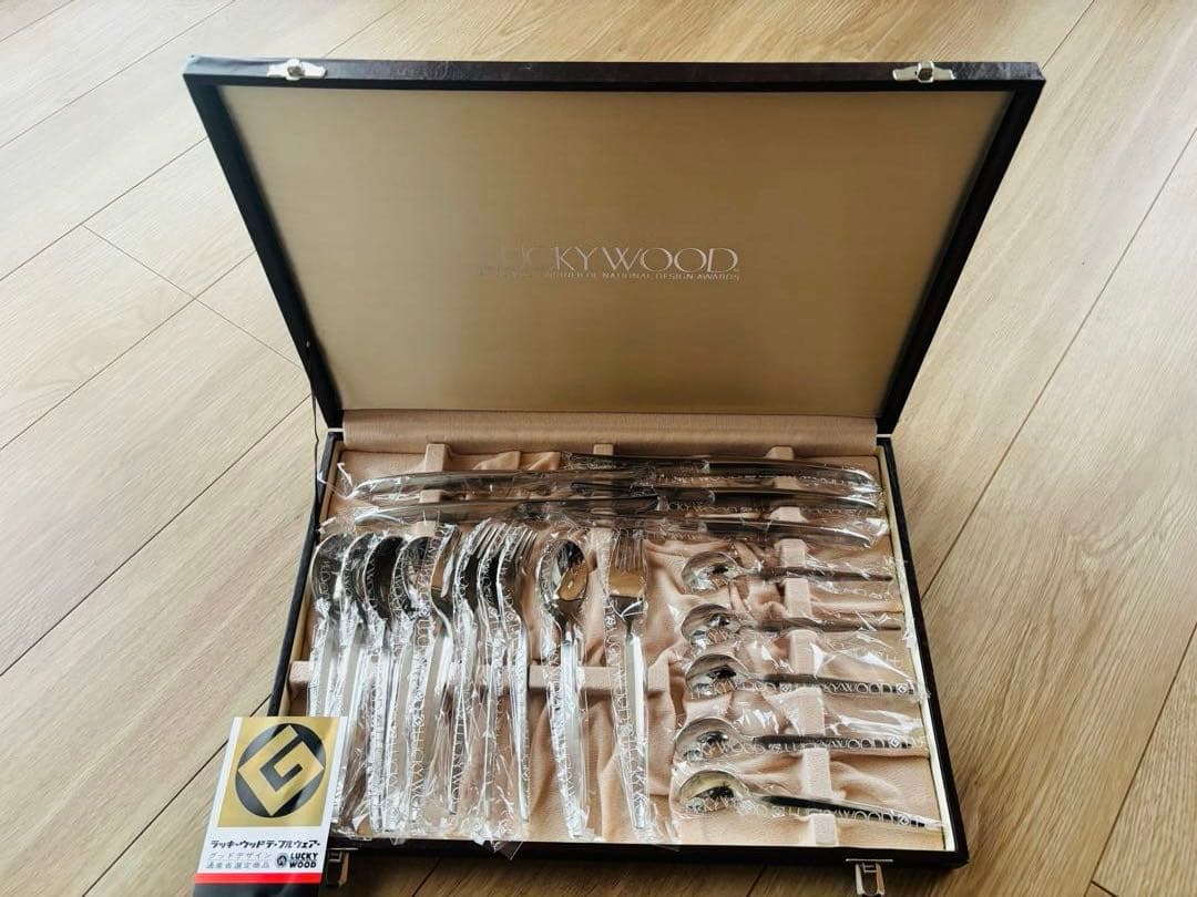 新品　ラッキーウッド　18-10ステンレス　カトラリーセット