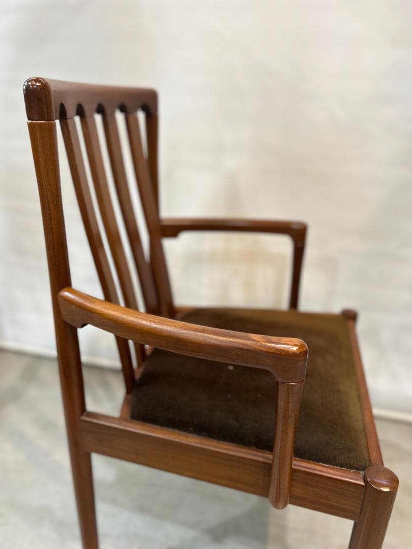 【EUR Vintage】Meredew　メレデュー　スラットバックアームチェア