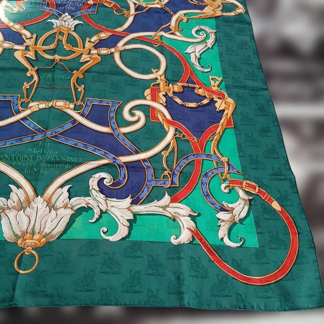 HERMES カレ90 チェーンと花の装飾スカーフ