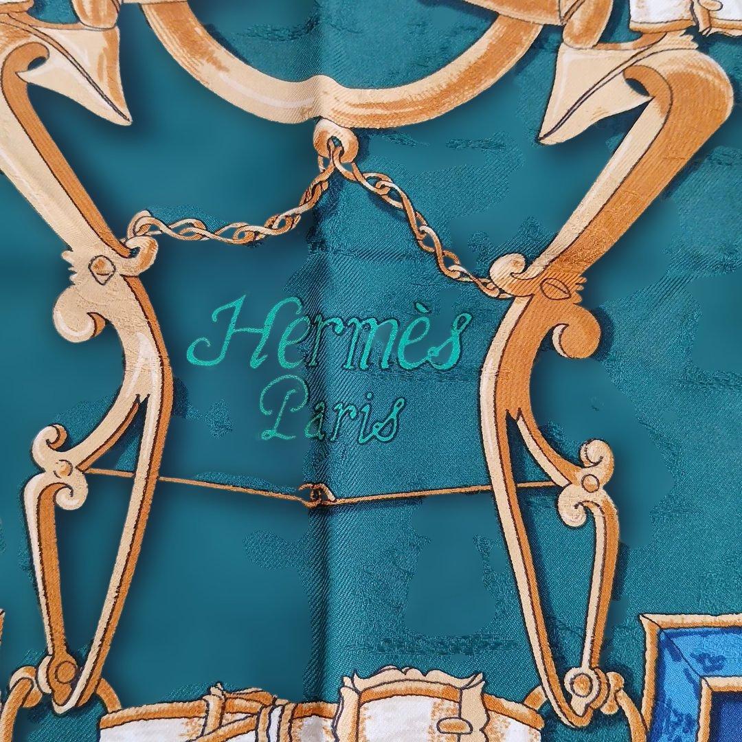 HERMES カレ90 チェーンと花の装飾スカーフ