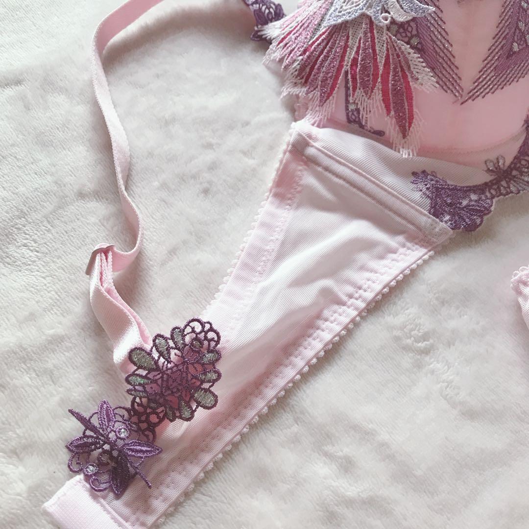 ワコール サルート 限定発売　ブラジャー　ショーツ　D75 L