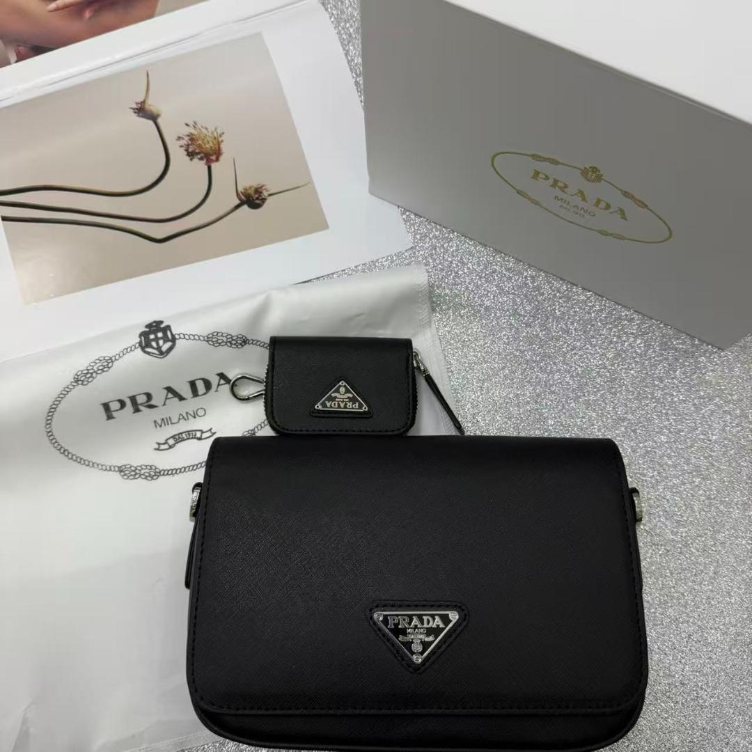 ショルダーバッグ ブラック~~