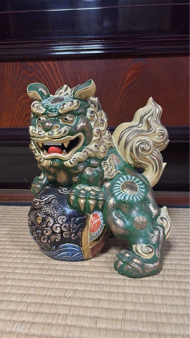 九谷焼　玉乗り獅子　置物