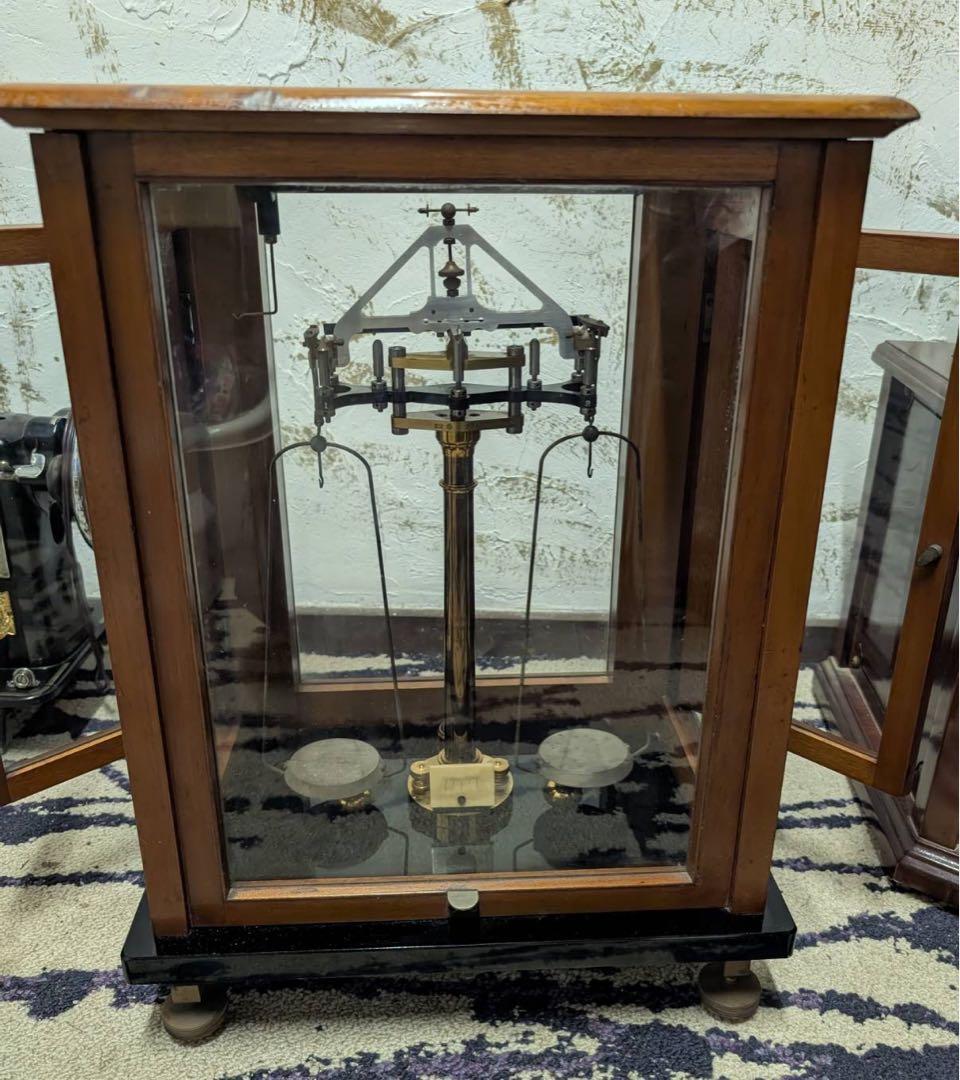 天秤　 はかり　木製枠 　ガラスケース 　当時物 　アンティーク レトロ