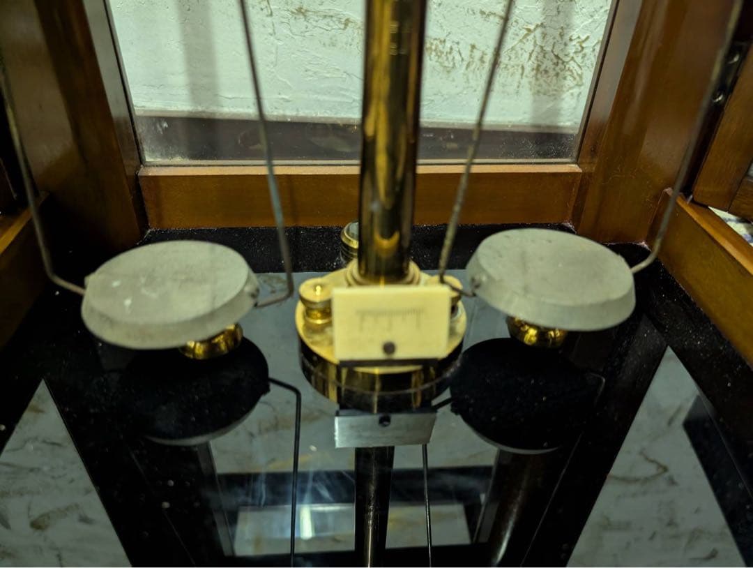 天秤　 はかり　木製枠 　ガラスケース 　当時物 　アンティーク レトロ