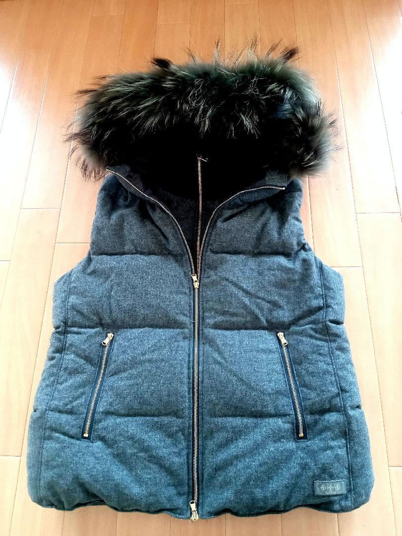 TATRAS グレー ダウンベスト ファー付き