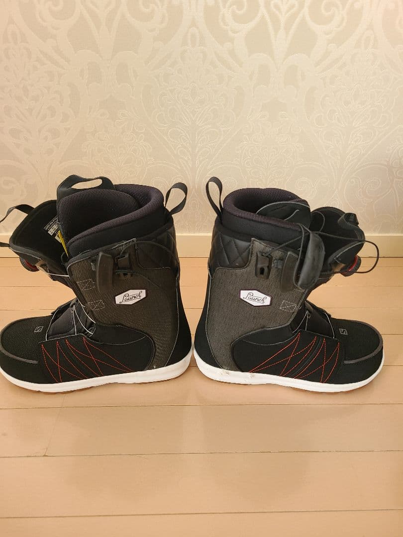 ほぼ新品　SALOMON スノーボードブーツ 27.5センチ