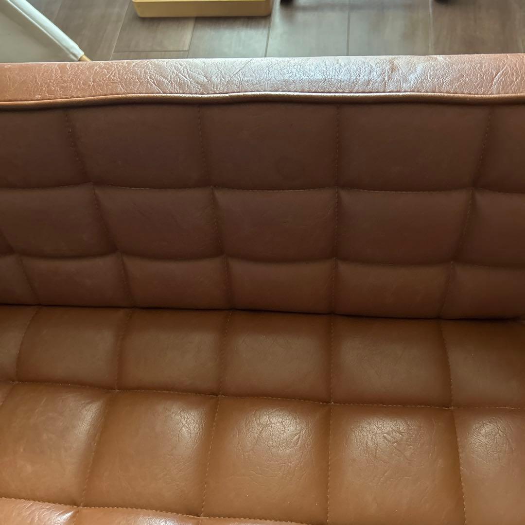 カリモク家具　キッズブラウンレザーキルティングソファ